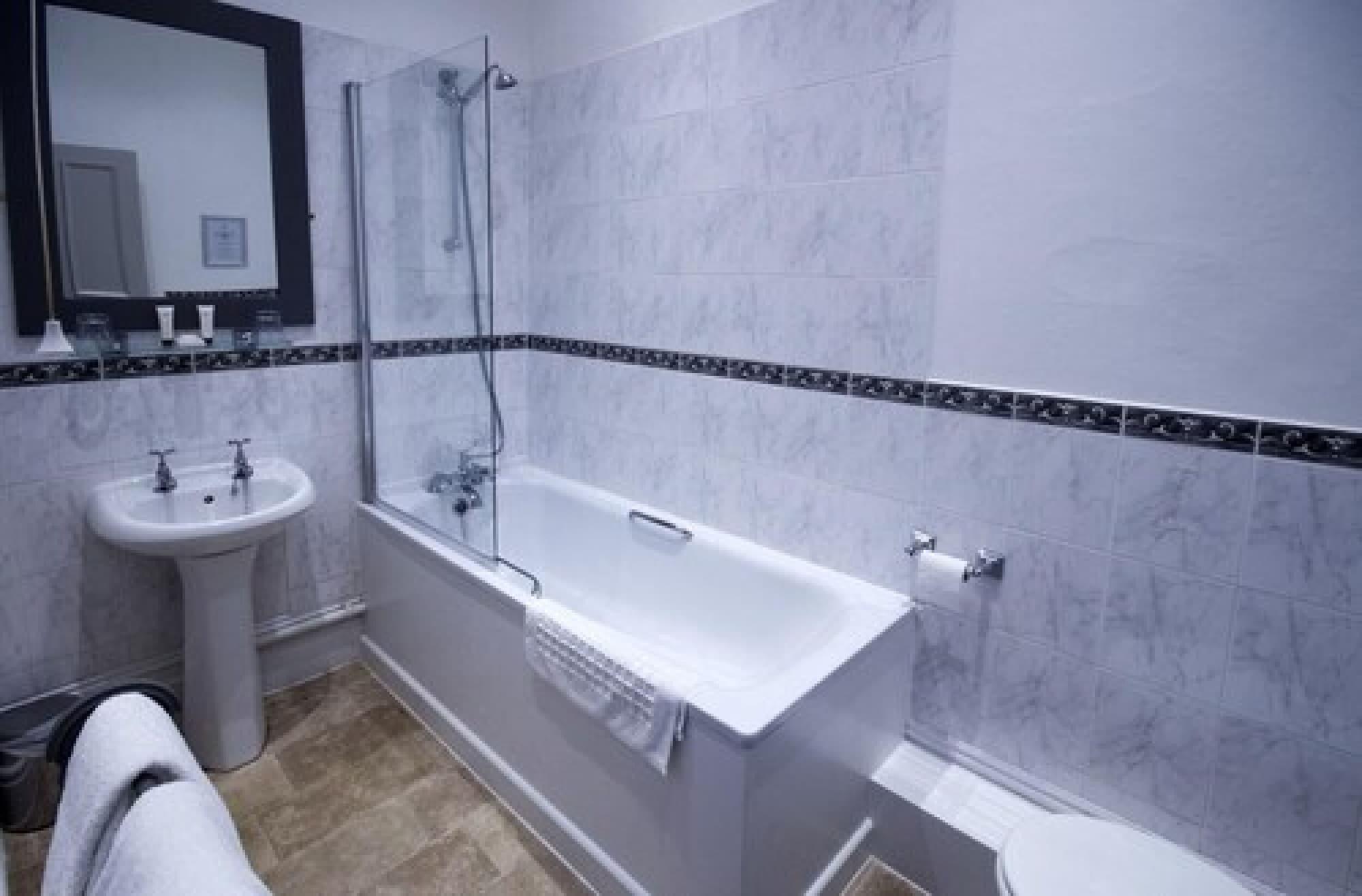 The White Hart 3*